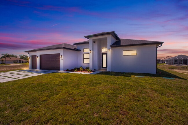 Building Photo - 106 NE 23rd St