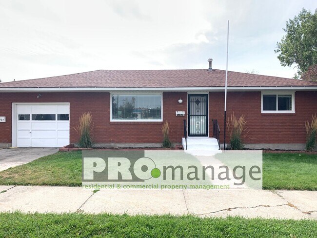 Building Photo - 797 K St
