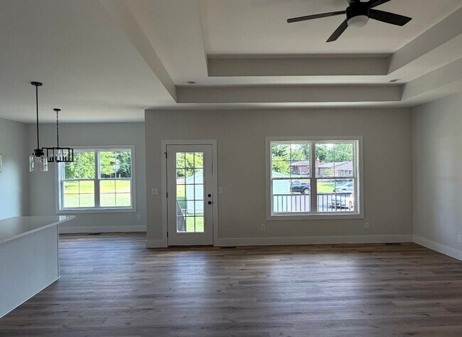 Building Photo - 837 Temple Way