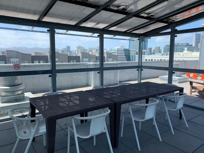 Building Photo - Stylish Bright Studio at The Cubix!
