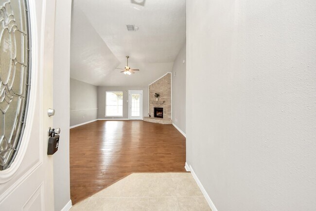 Building Photo - 15739 Oak Mountain Dr