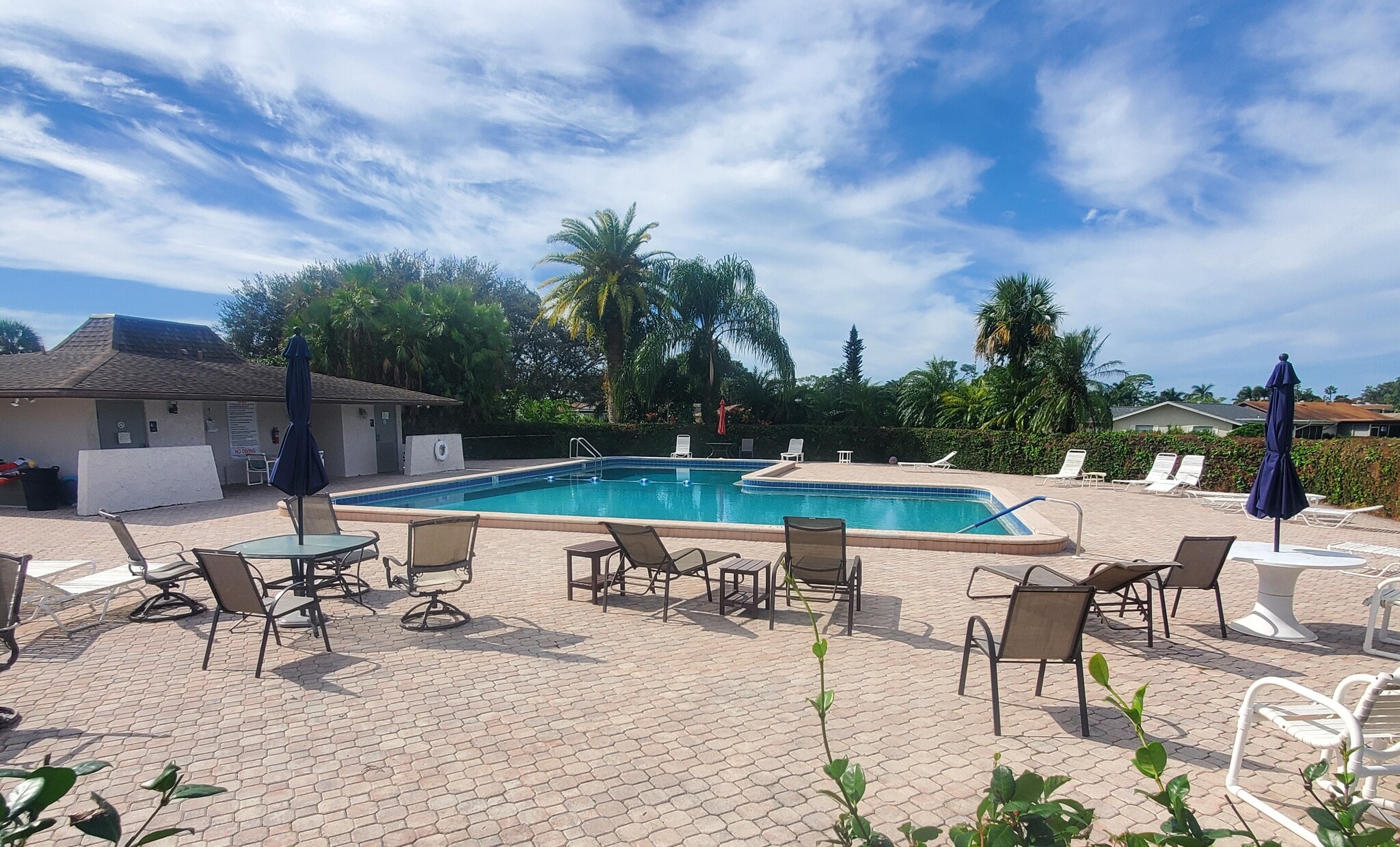 Building Photo - 3568 Boca Ciega Dr