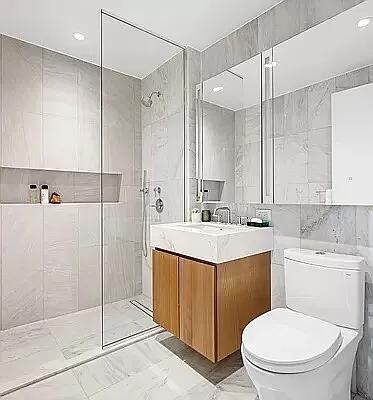 Building Photo - 300 W 30th St