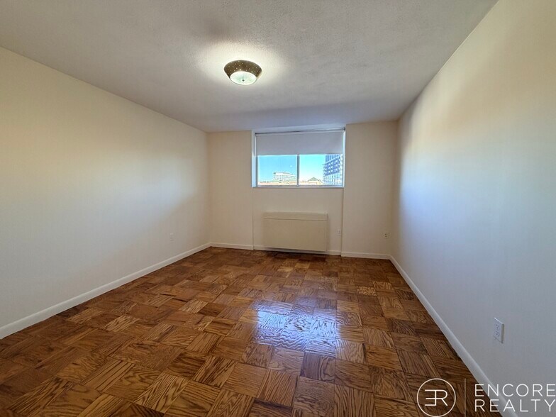 Building Photo - 16 Monmouth Ct