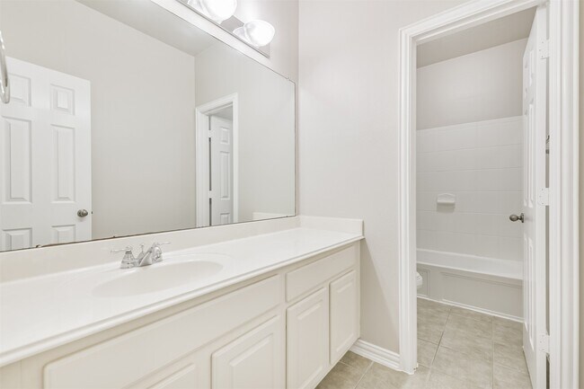 Building Photo - 6 Cordella Pl