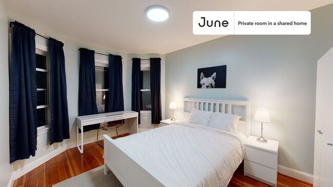 Building Photo - 28 Hunnewell Ave