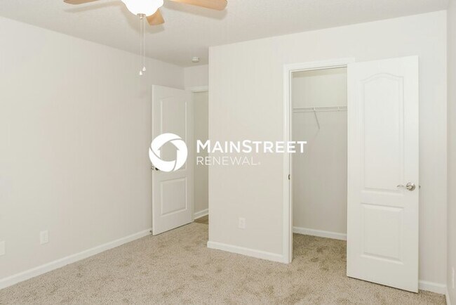 Building Photo - 3 Bedroom Pet-Friendly Home in HUNTSVILLE, AL with Main Street Renewal