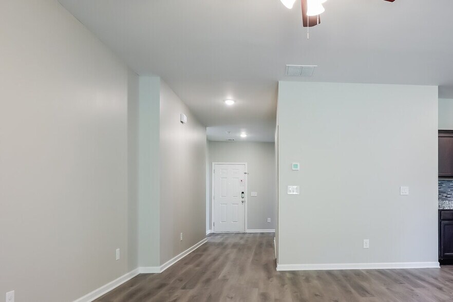 Building Photo - 29 Alexander Ln