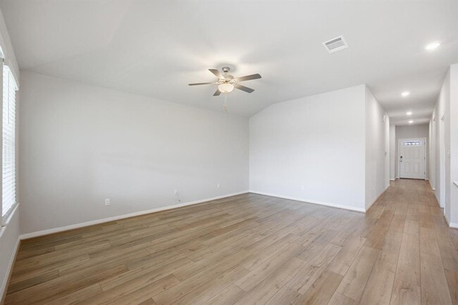 Building Photo - 809 Russet Rock Dr