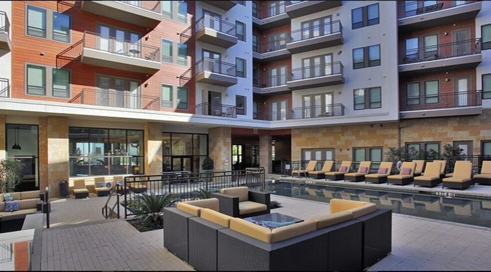 Building Photo - 11228 Domain Dr