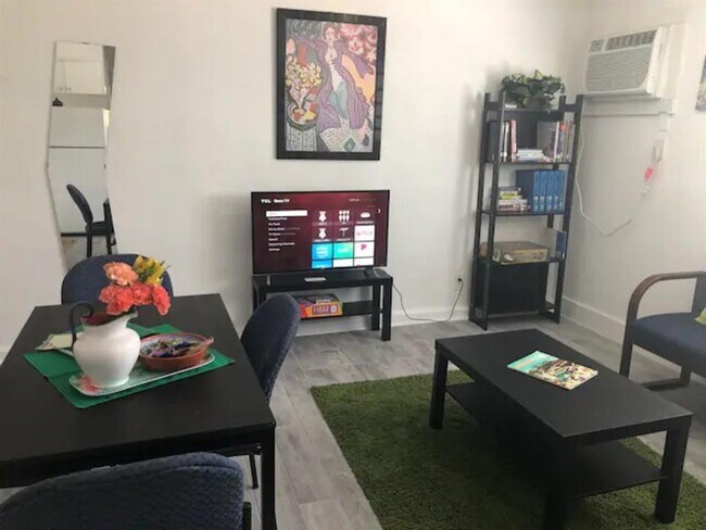 Building Photo - 5909 Bolm Rd