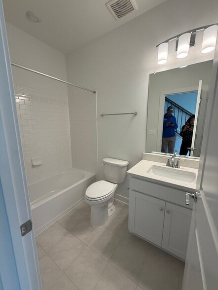 Building Photo - 1309 Bracken Ln