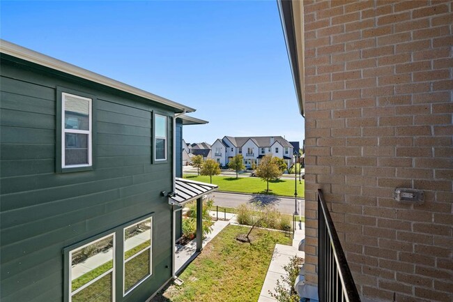 Building Photo - 2516 Simond Ave
