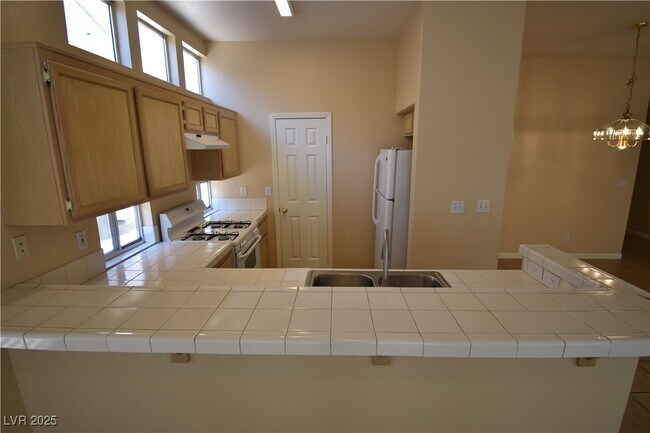 Building Photo - 1691 Home Ct