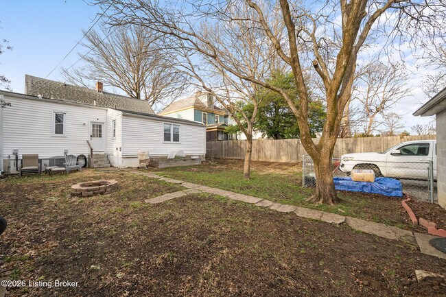 Building Photo - 1820 Sherwood Ave