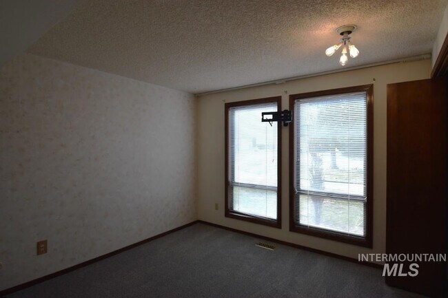 Building Photo - 7344 Modoc St