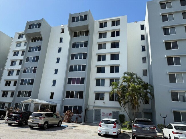 Primary Photo - 9001 SW 77th Ave