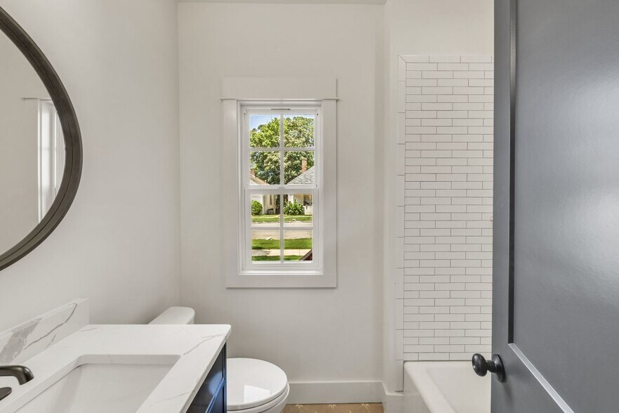 Building Photo - 4115 4th Ave S