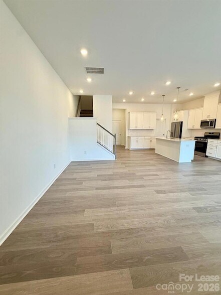 Building Photo - 206 Silver Fleet Dr