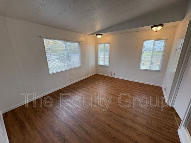 Building Photo - 26521 Rd 100