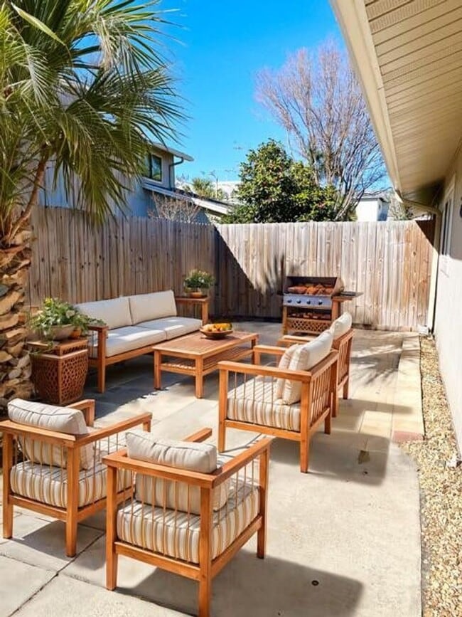 Building Photo - Coastal Charm Meets Resort Living – 2BR/2BA in Gated Seascape Neighborhood