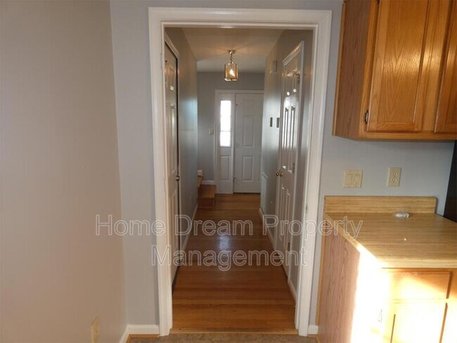 Building Photo - 2623 Van Buren St
