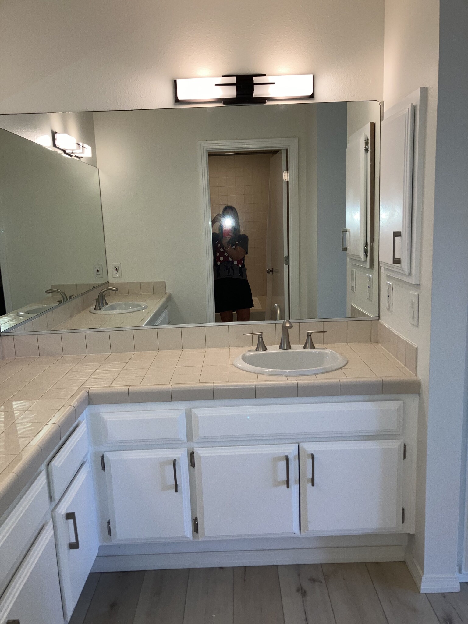M bath 1 dual sinks - 812 Kalpati Cir