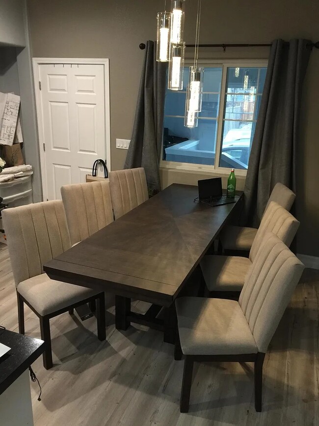 Building Photo - 1115 Clark St