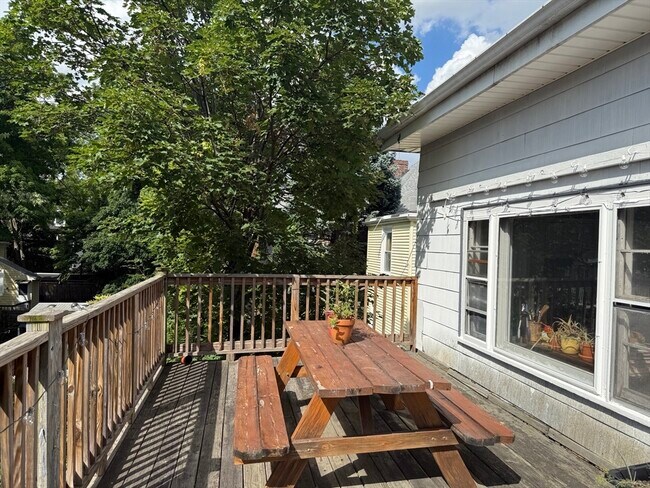 Building Photo - 50 Vinal Ave
