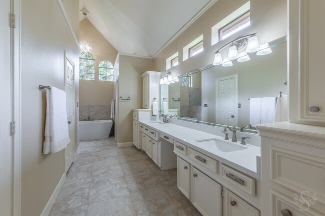 Building Photo - 32810 Waltham Crossing