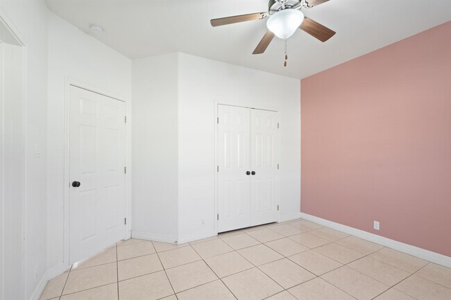 Building Photo - 206 Saddle Blanket