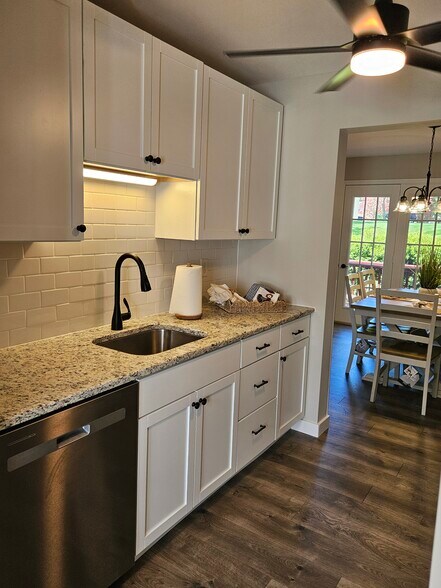 Building Photo - 1766 Betz Farm Dr