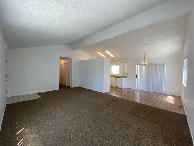 Building Photo - Great 2 Bedroom Home in Bullhead City!