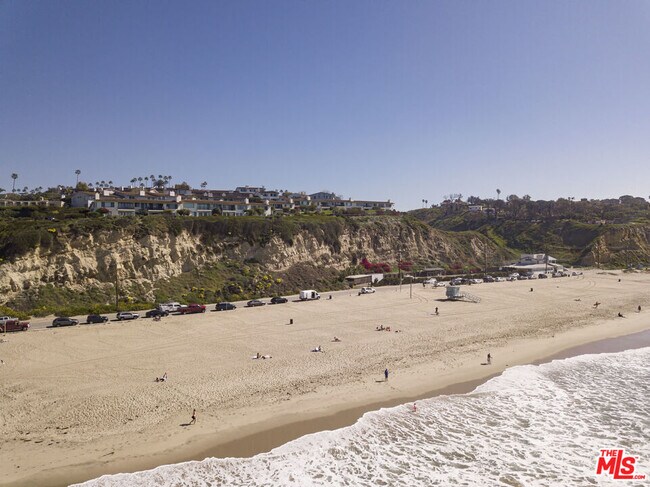 Building Photo - 6476 Cavalleri Rd