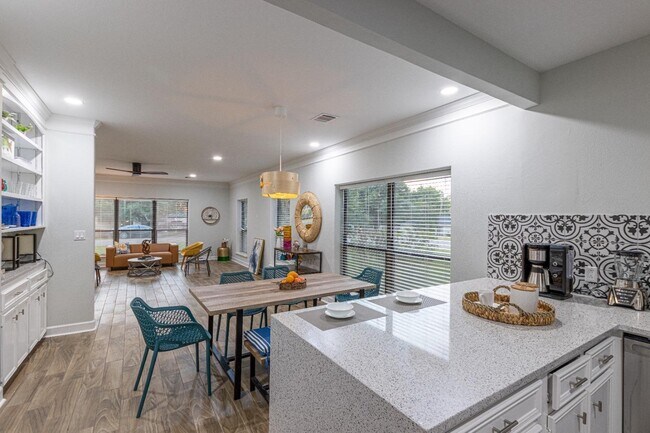 Building Photo - 13321 Lake Breeze Ln