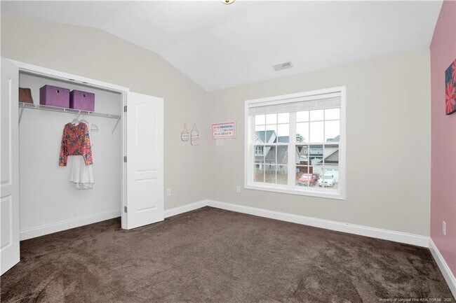 Building Photo - 313 Fountain Grove Dr