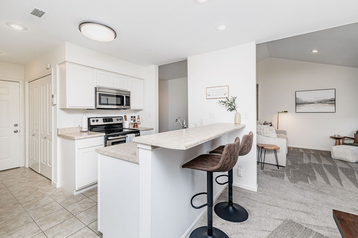 Building Photo - 3628 Lupine Dr