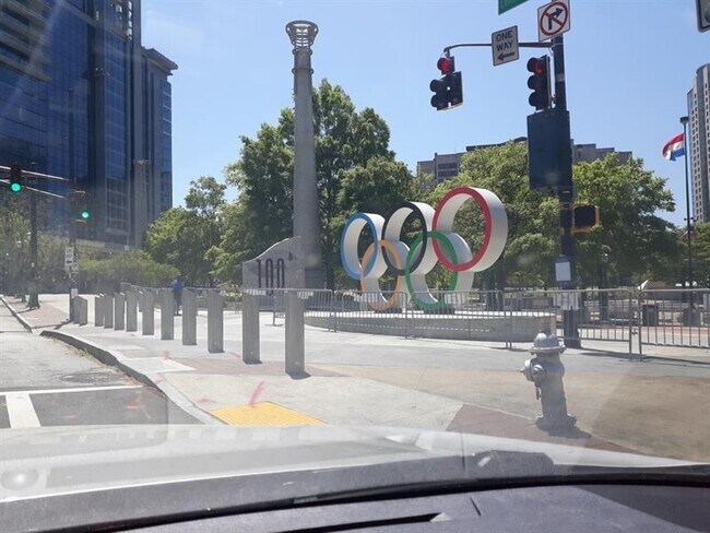 Building Photo - 300 W Peachtree St NW