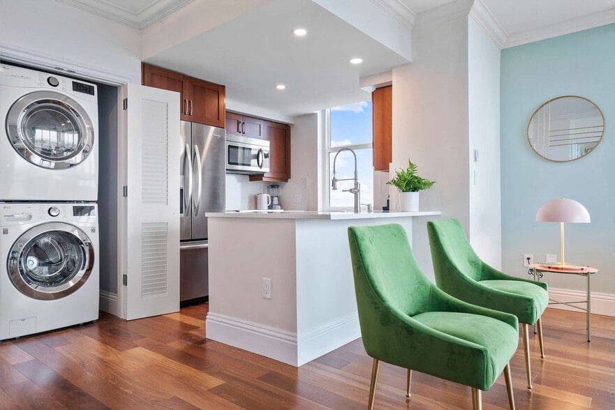 Building Photo - 2889 McFarlane Rd