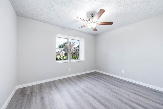 Building Photo - 8434 Quailcrest Dr