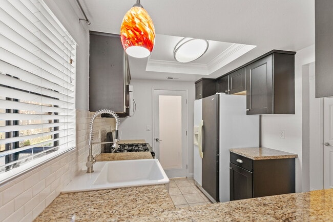 Building Photo - 1083 Shadowridge Dr