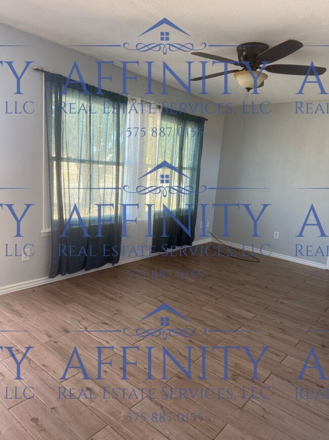 Building Photo - 2 Bedroom Home