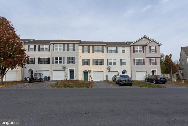 Building Photo - 124 Pony Cir