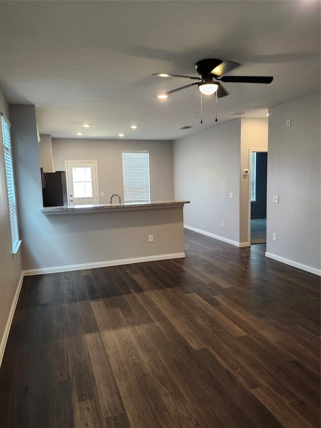 Building Photo - 26485 Red Clover Dr