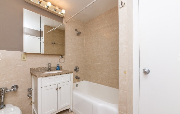 Building Photo - 708 W Bittersweet Pl