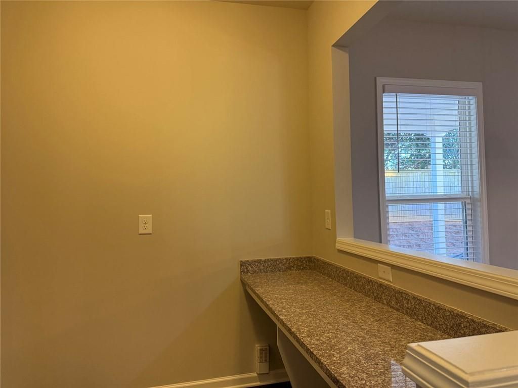 Building Photo - 414 Spring View Dr