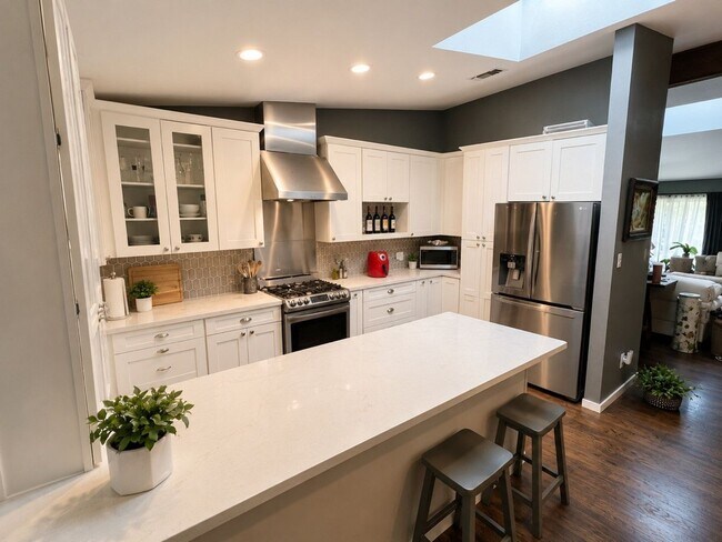 Building Photo - 803 Single Oak Cove