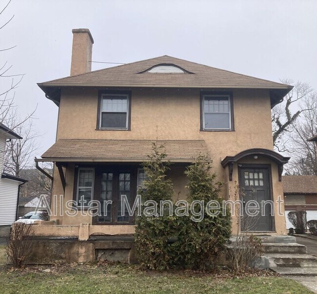 Building Photo - 411 9th St