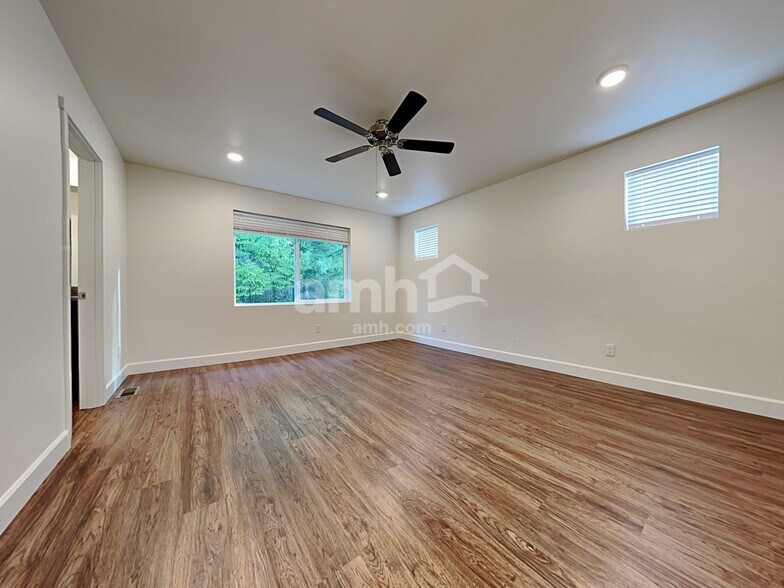 Building Photo - 9268 Shootingstar St SE