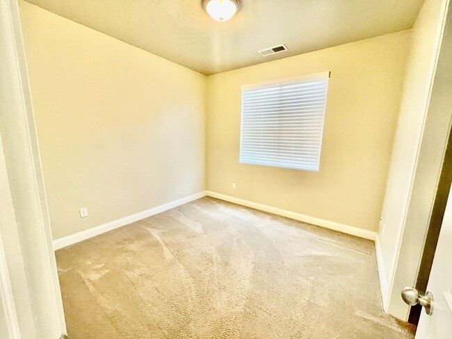 Building Photo - 1620 1450 S
